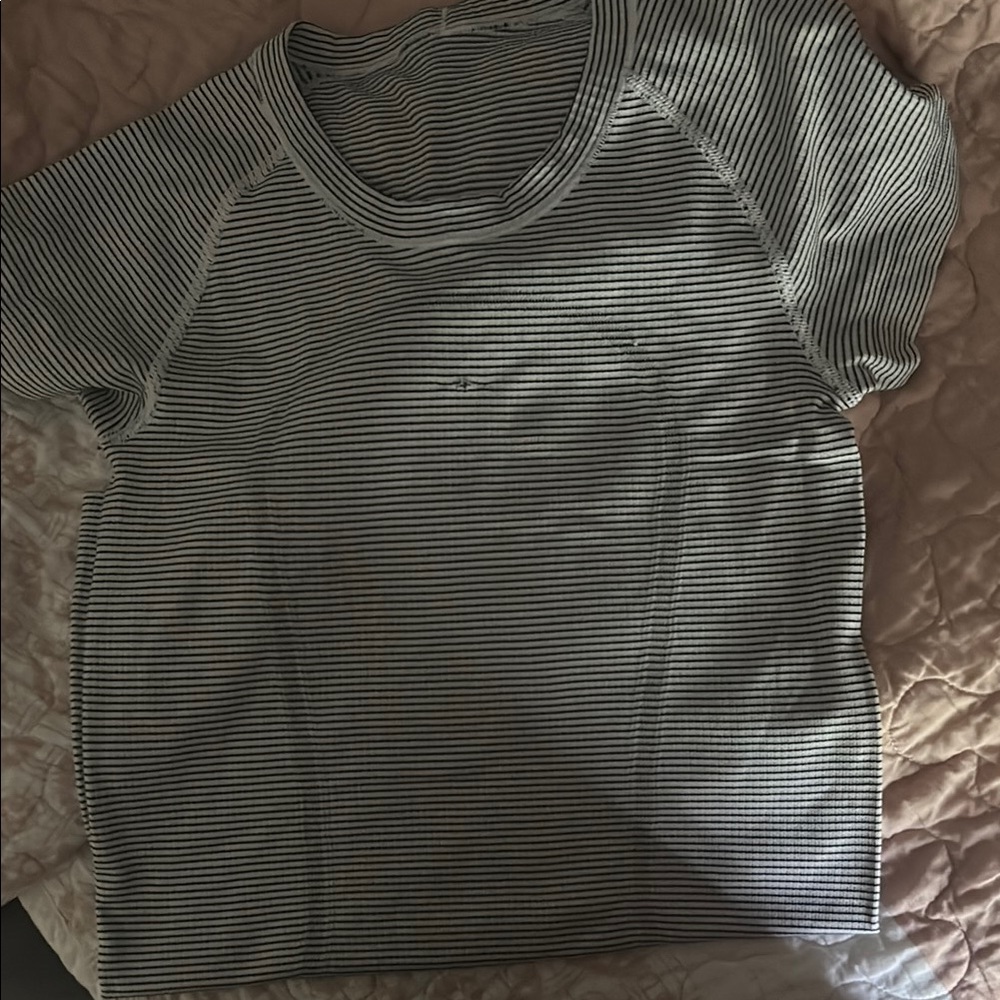 Lululemon swiftly tech!